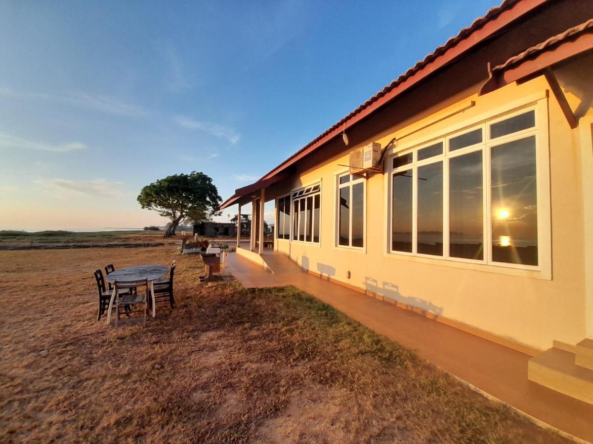 Kc Beachfront Marang Ngoại thất bức ảnh